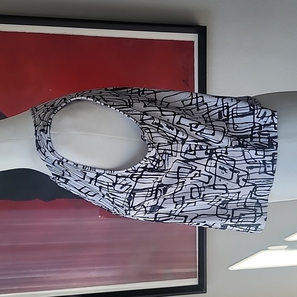 Calvin Klein Sleeveless Blouse, Size Small, Color White/Black - Picture 3 of 6